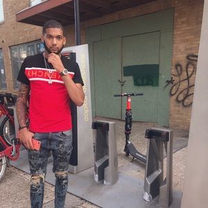 Meet your Posher, Troy